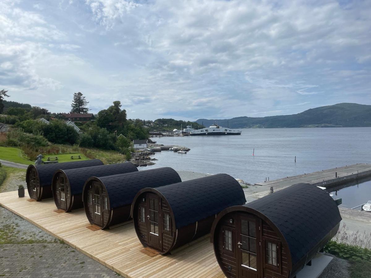 Sleeping Barrel Lodge Smaken Av Ryfylke Event As, Drives Ikke Som Hotell Hjelmeland 외부 사진