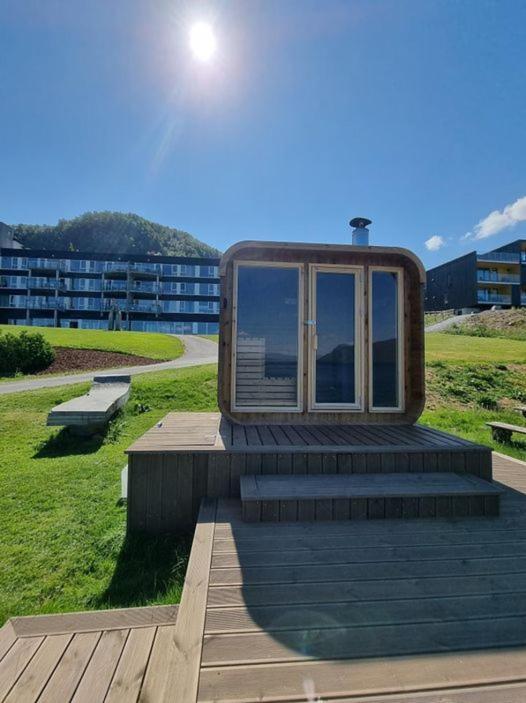 Sleeping Barrel Lodge Smaken Av Ryfylke Event As, Drives Ikke Som Hotell Hjelmeland 외부 사진
