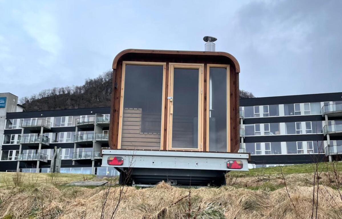 Sleeping Barrel Lodge Smaken Av Ryfylke Event As, Drives Ikke Som Hotell Hjelmeland 외부 사진