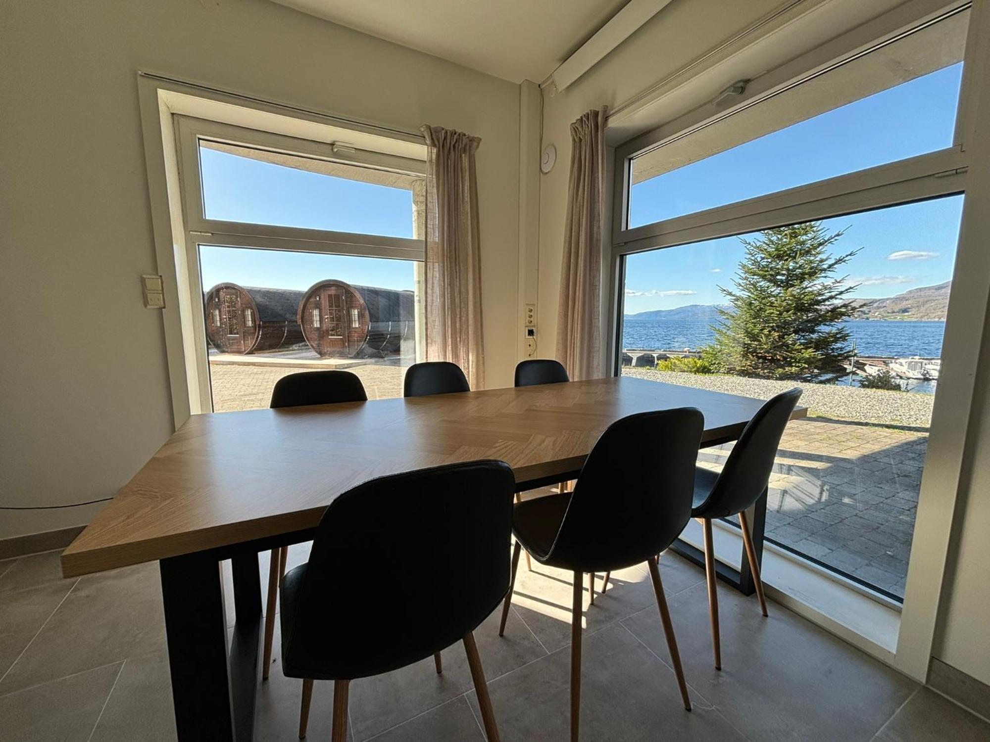 Sleeping Barrel Lodge Smaken Av Ryfylke Event As, Drives Ikke Som Hotell Hjelmeland 외부 사진